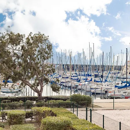 Le Lamparo Entre Port Et