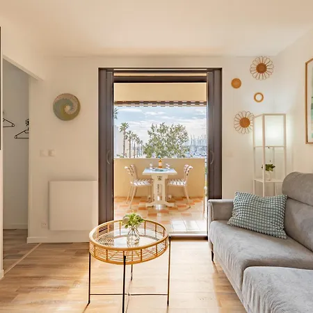 Le Lamparo Entre Port Et