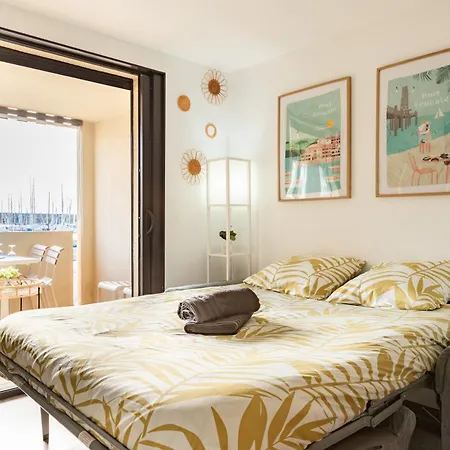 Le Lamparo Entre Port Et *